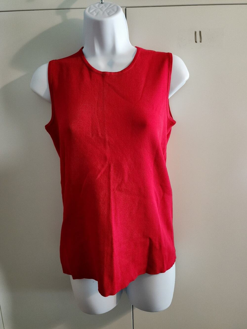 Laura Ashley Women Small S Red Ribbed Knit Sleeveless Tank Top Shell Rayon